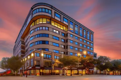 Best Western Premier Park Hotel Các khách sạn gần Slichter Residence Hall