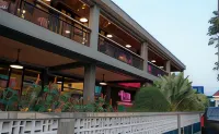Amaze Hotel Kediri Hotel di Pesantren
