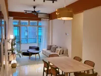 Walking Distance to Mount Austin - 6 Pax Newly Renovated Hotel in zona The ARC at Austin Hill