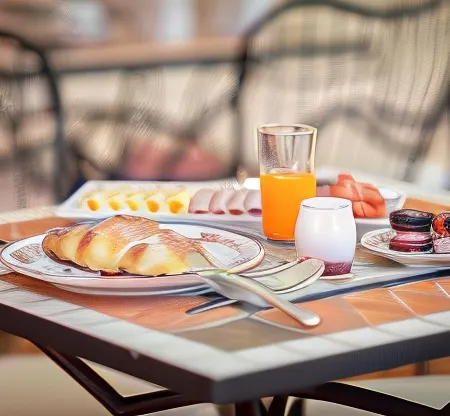 Rosegarden Essence Sintra - by Unlock Hotels