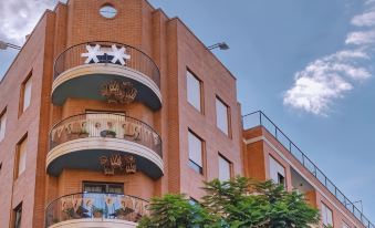 Vicente Home - Housity