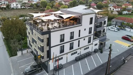 Nest Suites Отели в г. Петровец