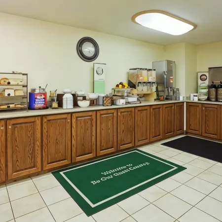 Country Inn & Suites by Radisson Bismarck Waterpark