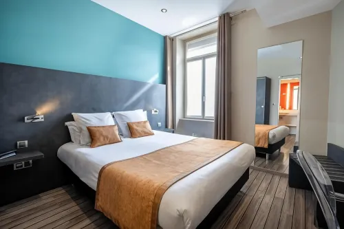 Logis Hôtel de Bourgogne - Mâcon - พร้อมอาหารเช้า