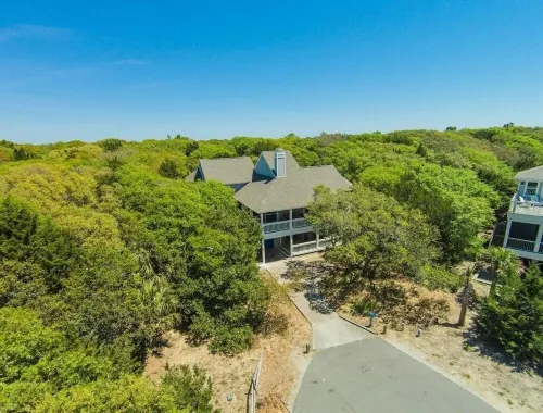 Quintessential BHI escape.  NEW! Updated Beach House