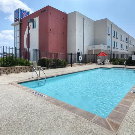 Motel 6 Roanoke, TX - Northlake - Speedway