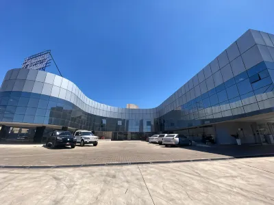 Cancún Hotel by H Hotéis - Airport Hotels in der Nähe von CC SESI-Taguatinga - Cine- Yara Amaral Theater