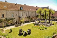 Le Relais Louis XI Hôtels à proximité de : Château de l'Émerillon