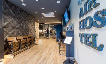 Airhostel Barcelona Airport 24h