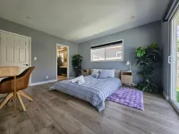 Seasun Hostel Hotels in Chatsworth
