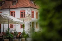 Casa cu Cerb Отели в г. 