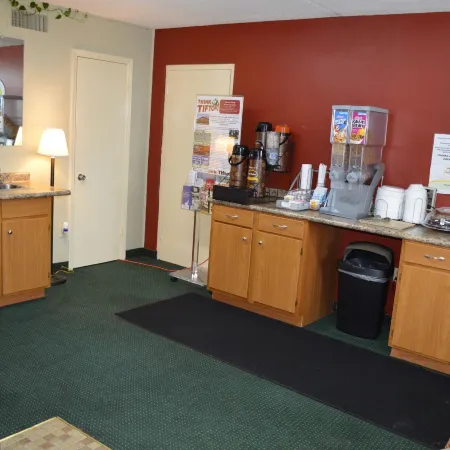 Super 8 by Wyndham Tifton