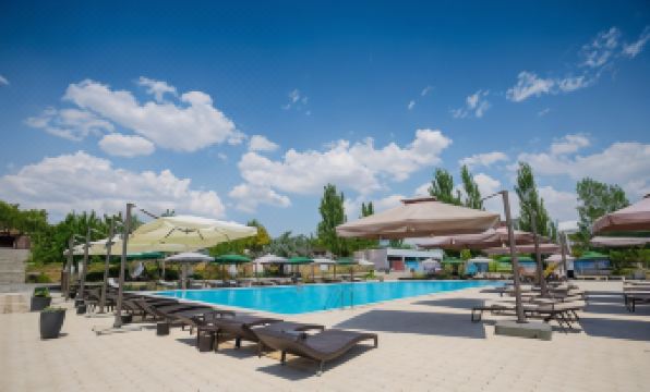 Cross Apartments and Tours - Housity