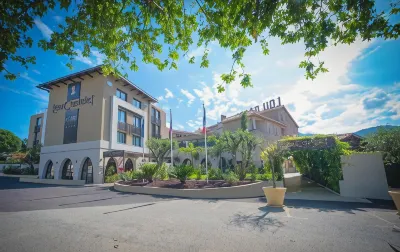 Hotel Lou Castelet Отели в г. Кастанье