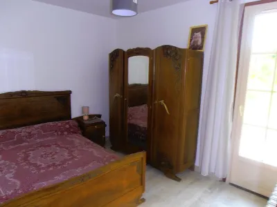 Maison Dans Petit Village Tranquille Pres DES Chateaux