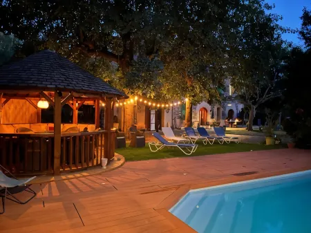 Domaine de Pipangaille Отели в г. Давезьё