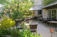 Logis Auberge de Tavel Các khách sạn ở Tavel