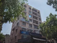 Malik Guest House Các khách sạn gần Đài tưởng niệm Shaheed