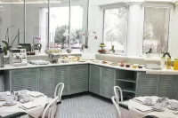 Classic Hotel فنادق في Budaors