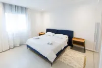 Sunset 201: Luxury 2Bds with Gym