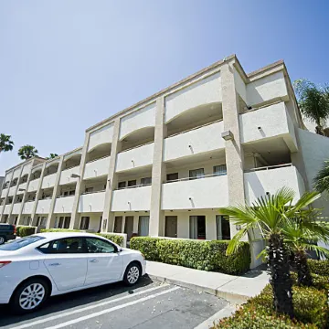 Hotel d'Lins Ontario Airport