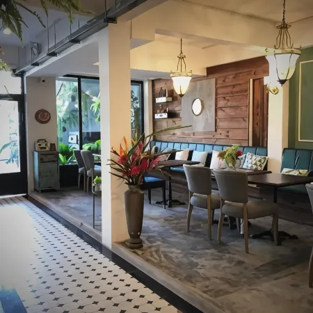 Bloom Boutique Hotel & Cafe