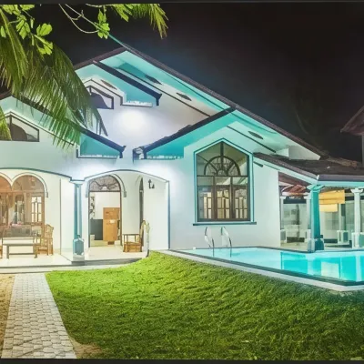 Shon Villa Hotels near Dutch Canal
