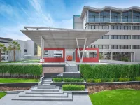 حياة سنتريك كايرو ويست Hotels near القرية الكونية في 6 أكتوبر