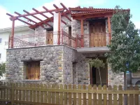 A stone made 3bedroom house 30m from the sea , villa Отели в г. 