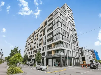 Sleek Modern Studio with Balcony by Zodiak Stays Hotels near Auckland Domain