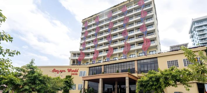 Senyum World Hotel Ξενοδοχεία στην πόλη Batu