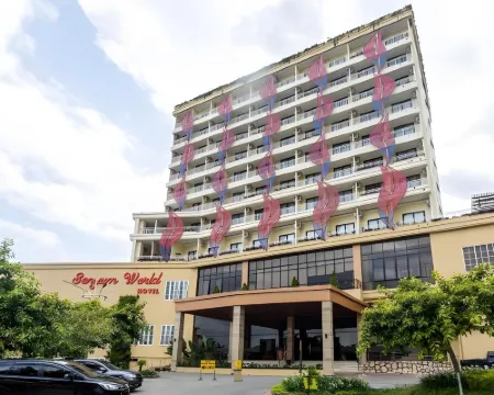 Senyum World Hotel Hotels in Batu