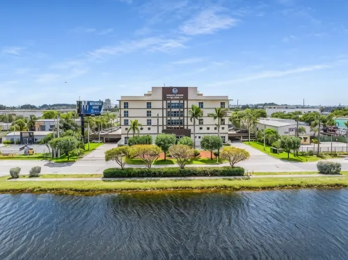 South River Suites Hotels in Medley