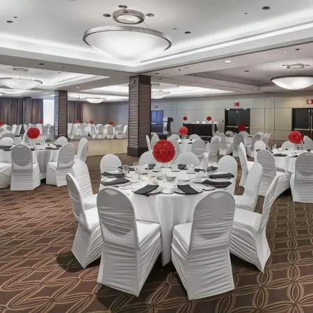 Delta Hotels Edmonton Centre Suites