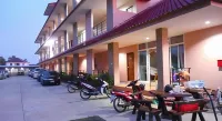 Bumnsaya Place Hotels in Nang Rong District