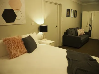 布魯爾街城市宿舍飯店 Astor Theatre附近的飯店