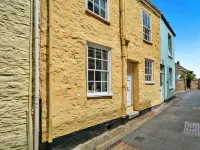 April Cottage Hotels in Torpoint