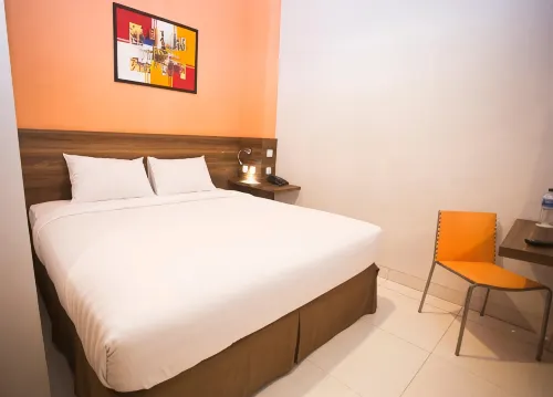 Hotel Bisnis 티미카 호텔