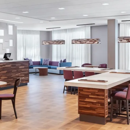 Courtyard Wayne Fairfield Отели рядом с достопримечательностью «Парк Алпс Роуд»