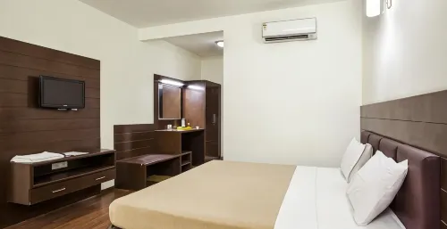 Mamalla Inn, Mahabalipuram, Tamil Nadu - parking