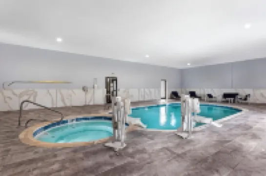 Best Western Plus Texoma Hotel  Suites