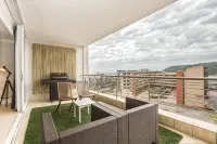 Point Waterfront Apartments Hotels in Bluff