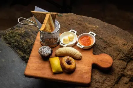 come to the beach - stay with us Отели в г. Induruwa