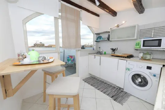 Terrace in the Historic Center in Palermo (Rosa)