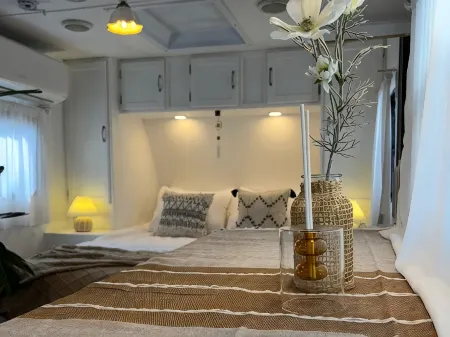 Sokcho New York Caravan Отели рядом с достопримечательностью «Cheongchoho Lake»