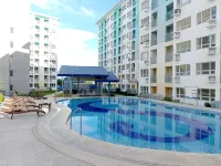 Spacious 36Sqm Studio with 65" TV Netflix Karaoke and Pool Access Near Airport and Samal Ferry Hotel di 