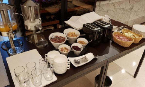 Geoje Artnouveau Suite Hotel