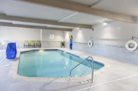 Holiday Inn Express & Suites JACKSON by IHG