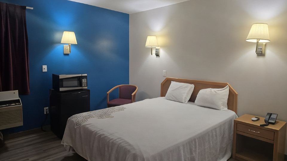 Economy Inn & Suites