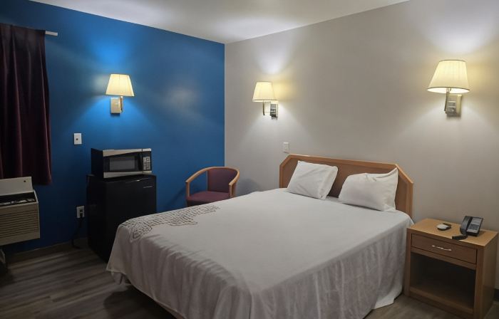 Economy Inn & Suites